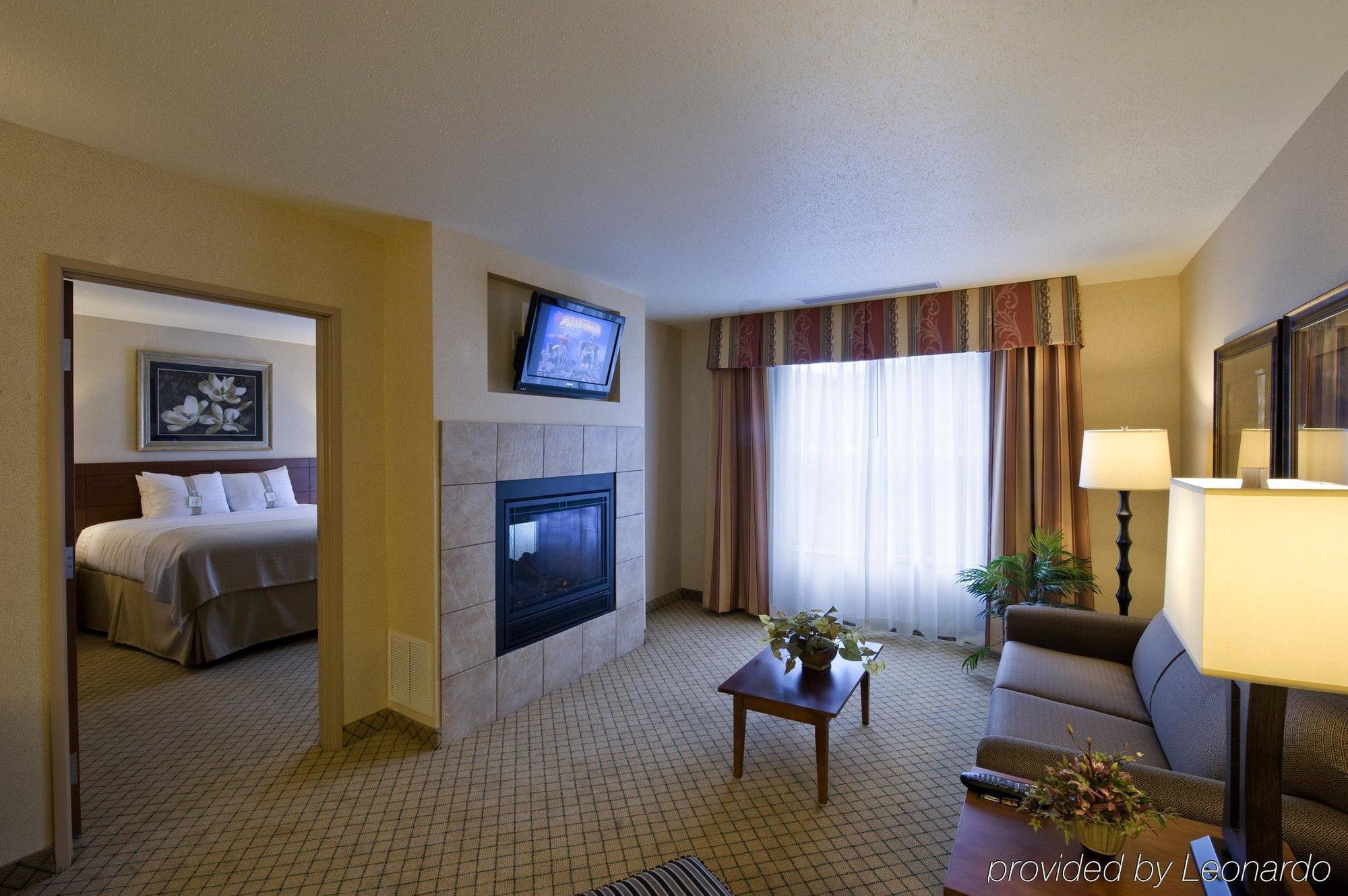 Holiday Inn Purdue - Fort Wayne By Ihg Exterior photo